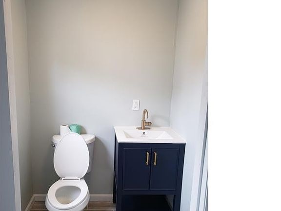 4th image of 13 Durand Pl #1