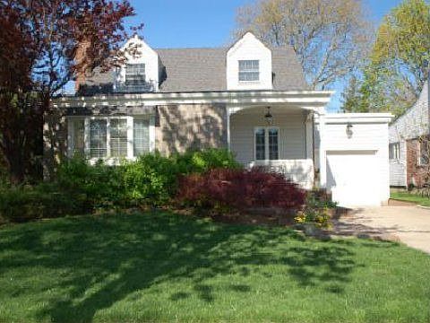 3rd image of 18 Beechwood Ln