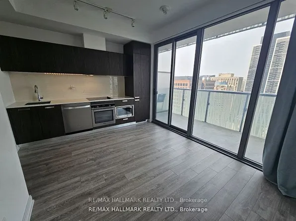 50 Charles St E, Toronto, ON