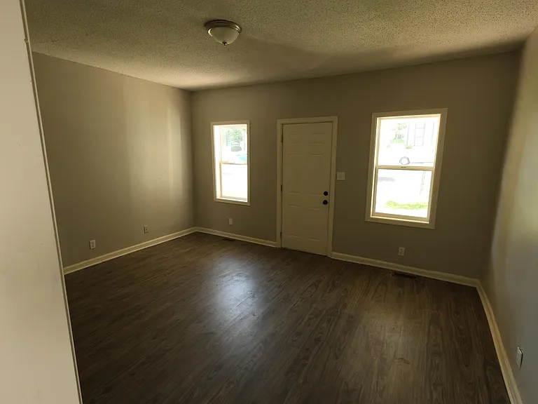 619 Kiowa St — Photo 6