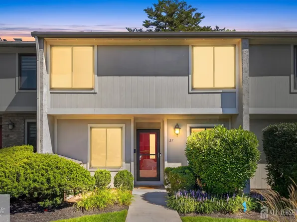 37 Irongate, Metuchen, NJ 08840