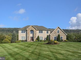 8 Natures Xing, Enola, PA 17025