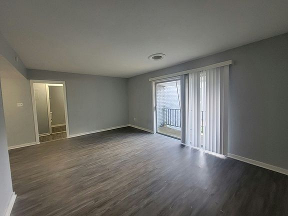 2nd image of 225 W McDowell Rd #L2