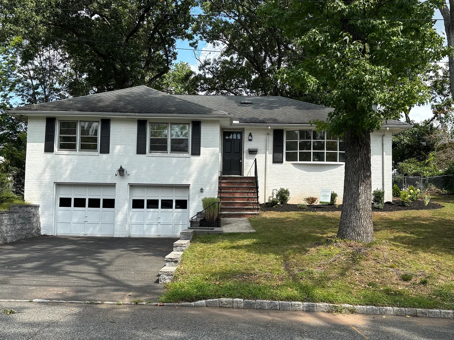 3 bed, 1650 sqft, $4,300 — Photo 1