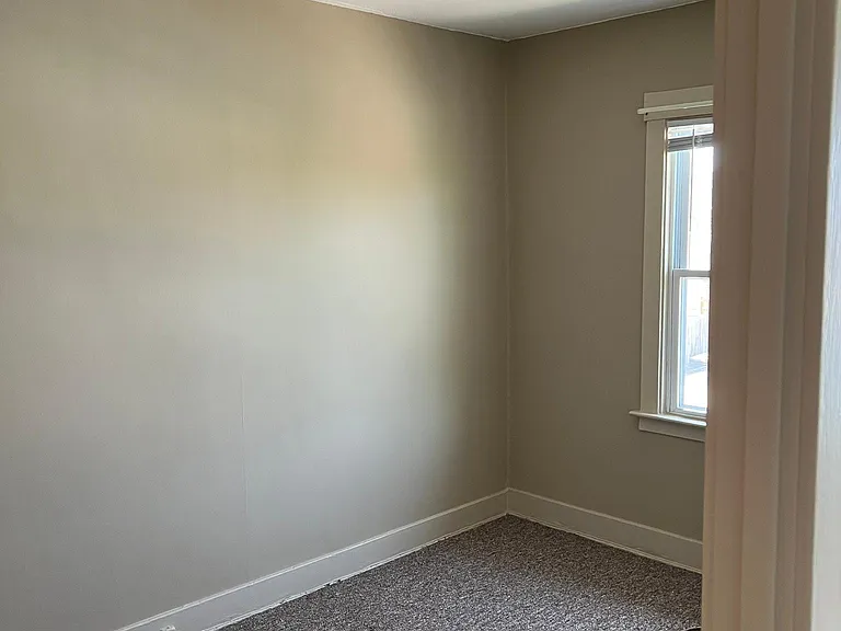 250 Tremaine Ave #14 — Photo 11