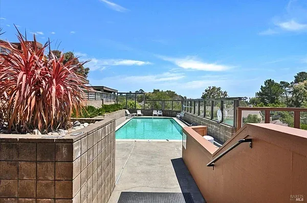 1 bed, 696 sqft, $3,150 — Photo 2