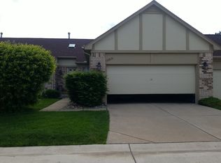 42614 Cedar Ridge Dr, Clinton Township, MI 48038