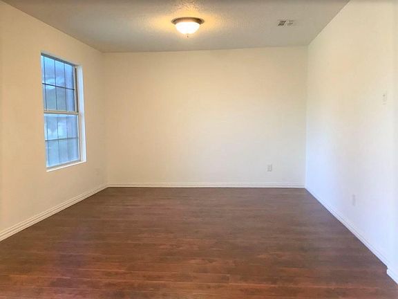 4th image of 1253 Longleaf Dr