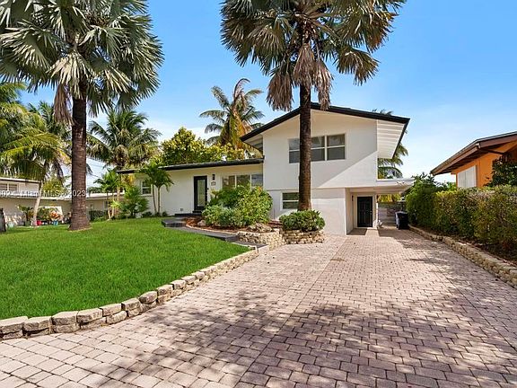 2nd image of 2530 Key Largo Ln