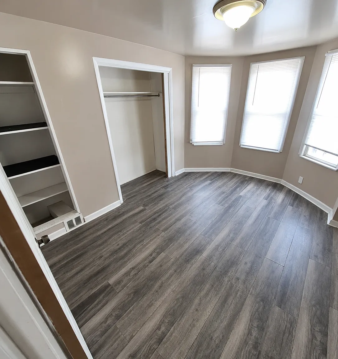 2 bed, 728 sqft, $1,050 — Photo 1