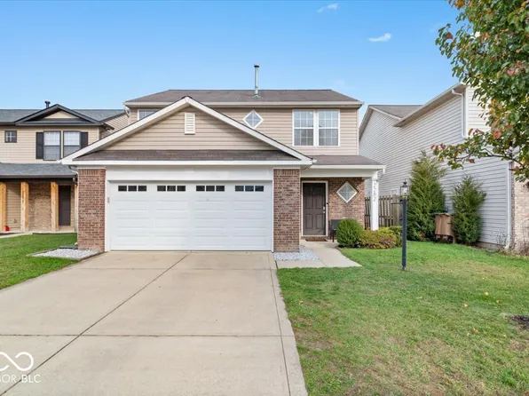 2282 Middle View Dr, Columbus, IN 47201