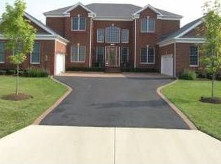 25596 Arthur Pl, Chantilly, VA 20152