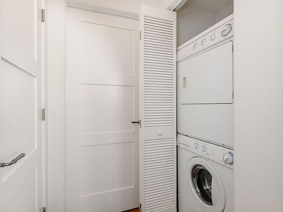 2nd image of 1415 N Harper Ave #B6