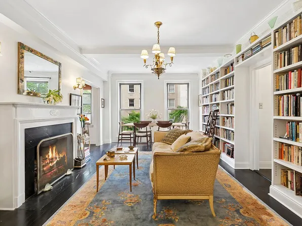 242 E 19th St APT 3C, New York, NY 10003
