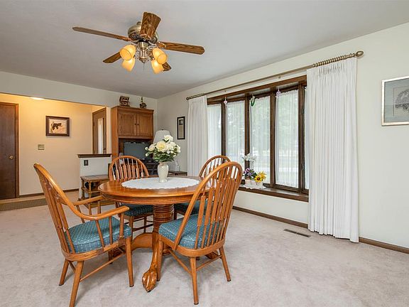 3rd image of 3376 Cavendish Ct