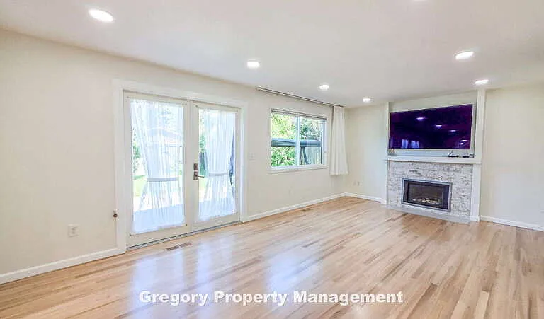 11204 NE 58th Pl — Photo 19