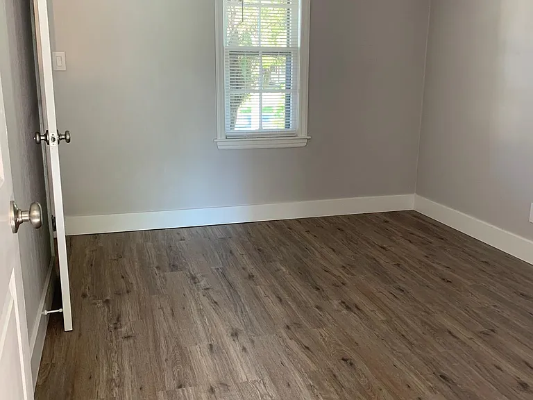 1602 N Volutsia Ave — Photo 20
