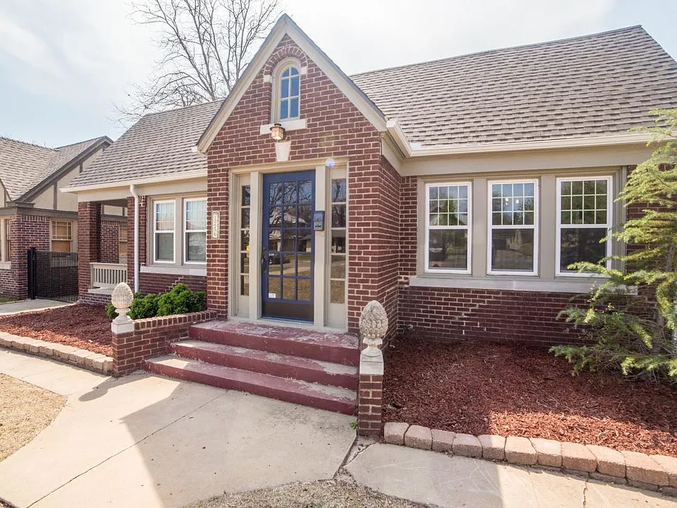 1216 NW 37th St