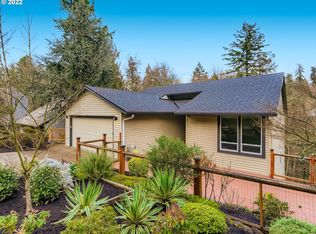 8322 SW Woods Creek Ct, Portland, OR 97219