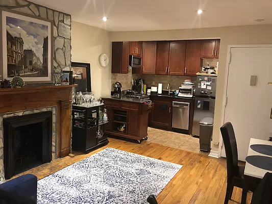 Rented by Meraki Realty LLC | media 27