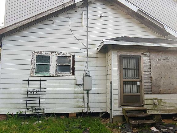 5th image of 339 W Gulfway Dr