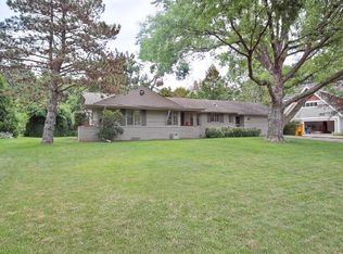 5401 Mirror Lakes Dr, Edina, MN 55436