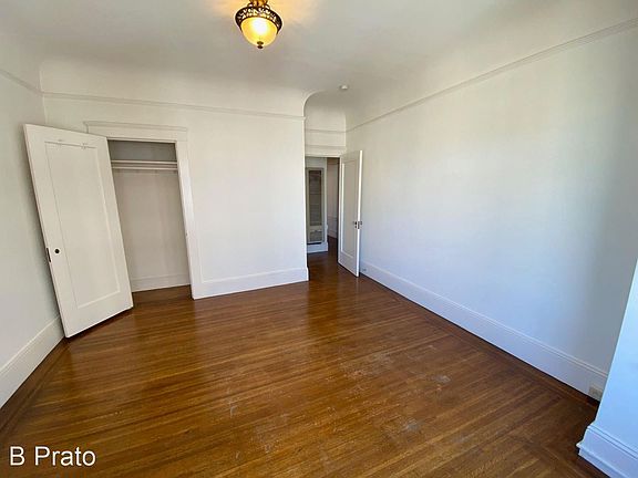 5th image of 971 Pacific Ave #3