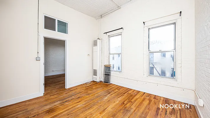 Rented by Nooklyn NYC LLC | media 44
