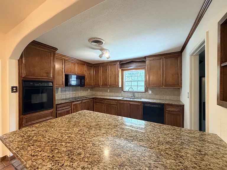 5030 Bonner Dr — Photo 9
