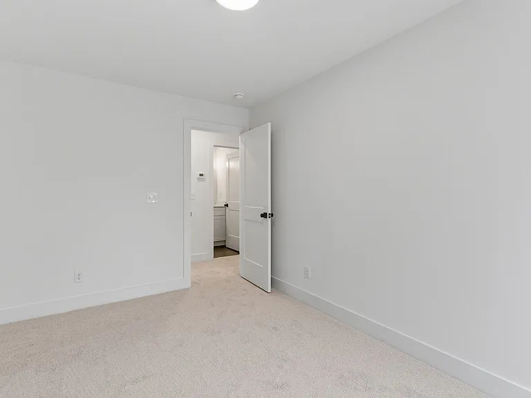 1024 Scenic View Ct — Photo 14