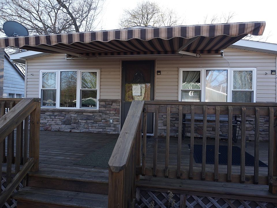 1st image of 1395 Ash St