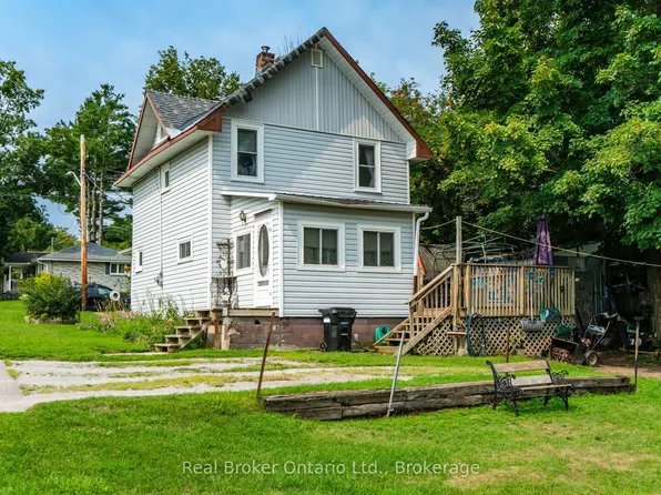 179 7th St, Midland, ON L4R 3Z3