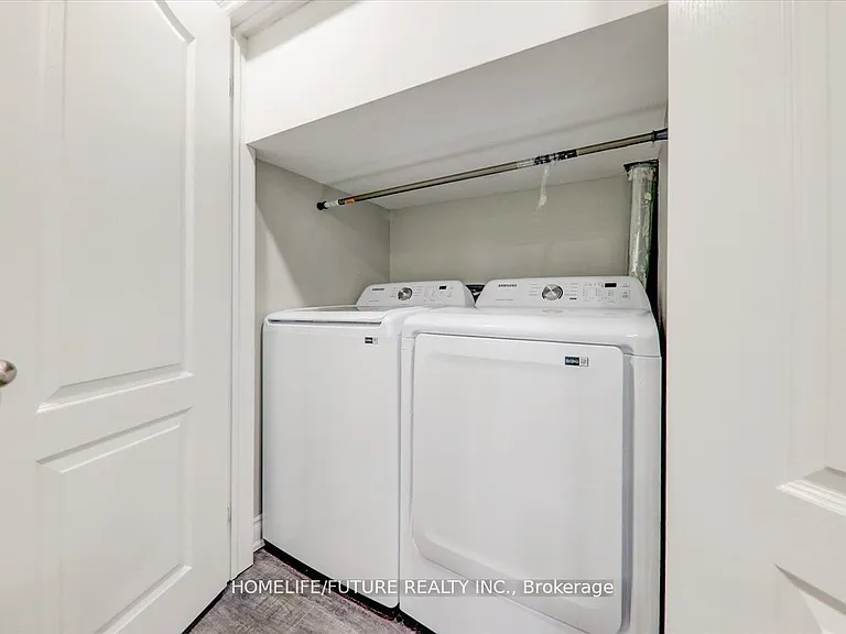 939 Miller Park Ave #BASEMENT — Photo 15
