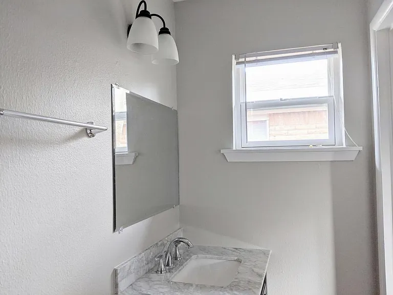 5527 Darnell St — Photo 16