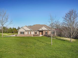 7850 S Country Aire Ln, Columbia, MO 65203