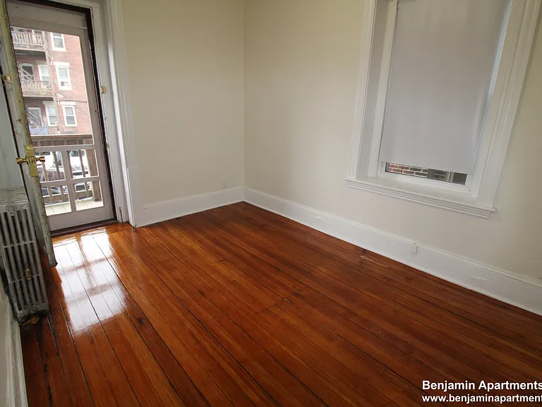 1589 Beacon St #14 — Photo 6