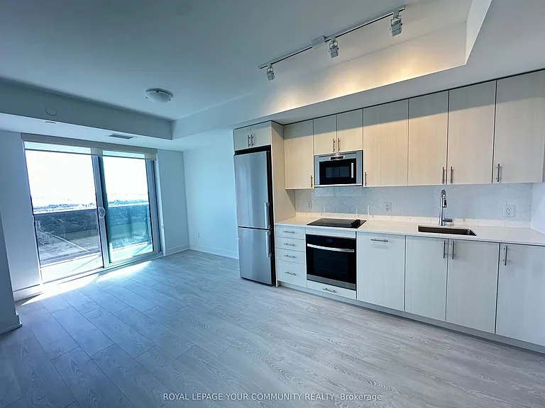 2545 Simcoe St N #2001 — Photo 11