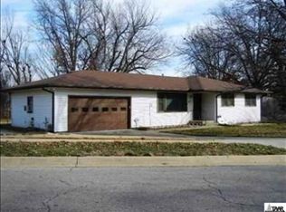 2510 SW Crest Dr, Topeka, KS 66614