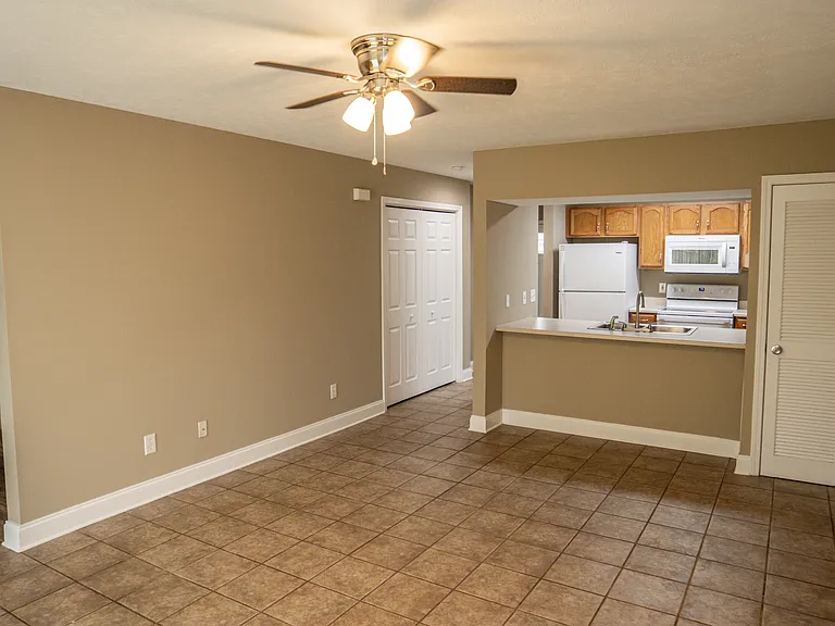 Creekside Village — Photo 9