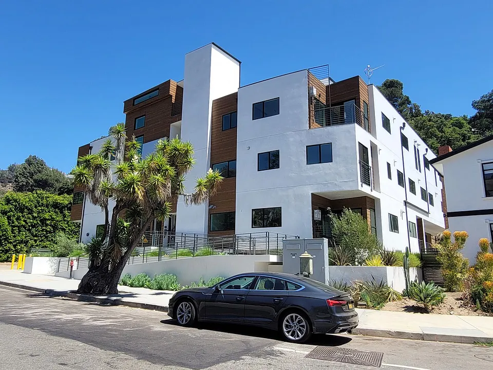 862 Moraga Dr.