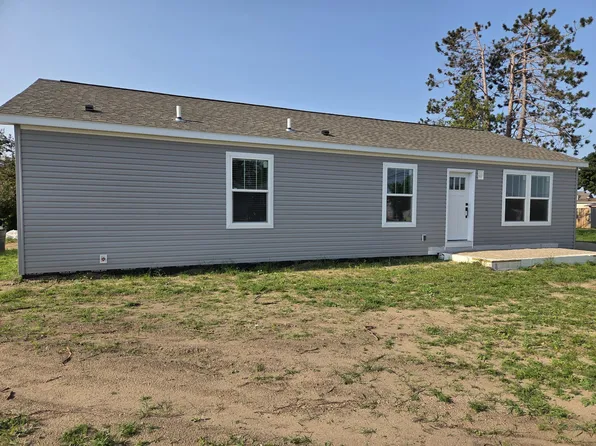 204 S Illinois Ave, Gaylord, MI 49735