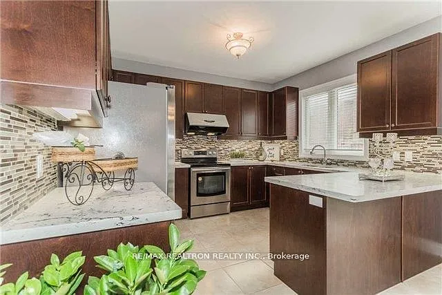 978 Ernest Cousins Cir — Photo 8