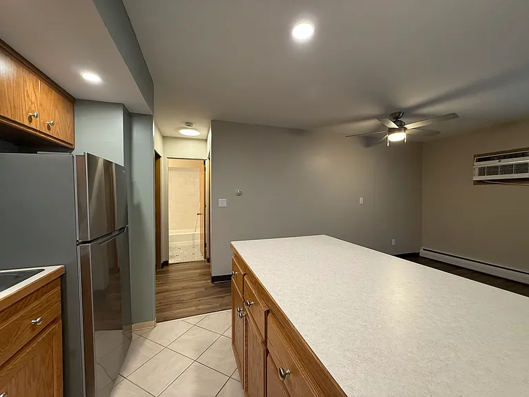 405 10th Ave N #203 — Photo 10