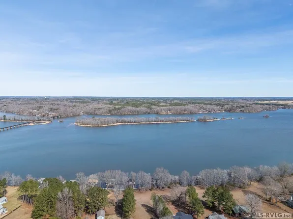 35 Shore Dr, Boydton, VA 23917