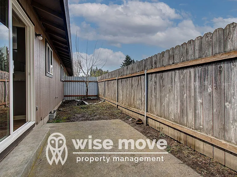1911 & 1917 SE 7th St — Photo 19