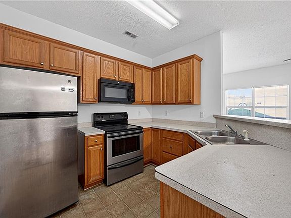 3rd image of 4542 Parkview Sq