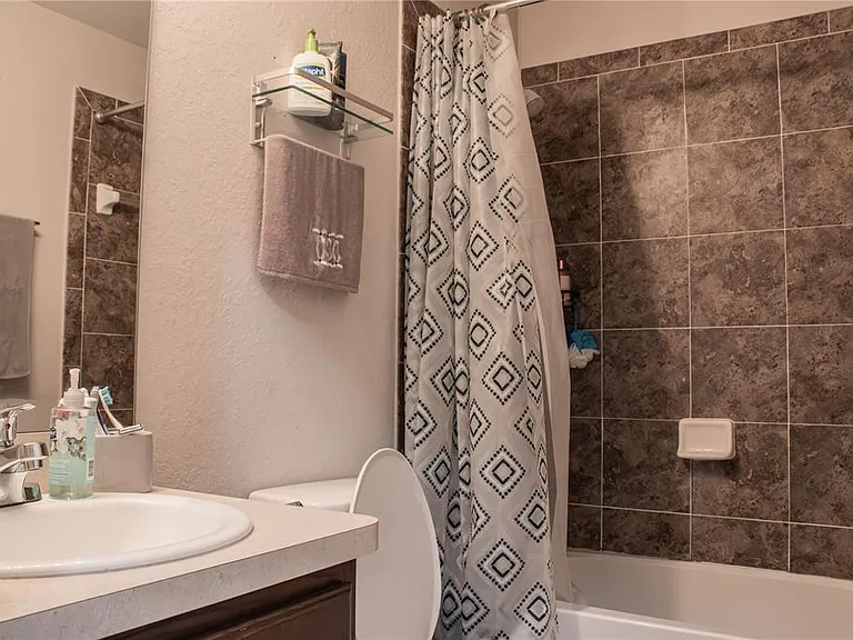 2628 Sunset Cir — Photo 25