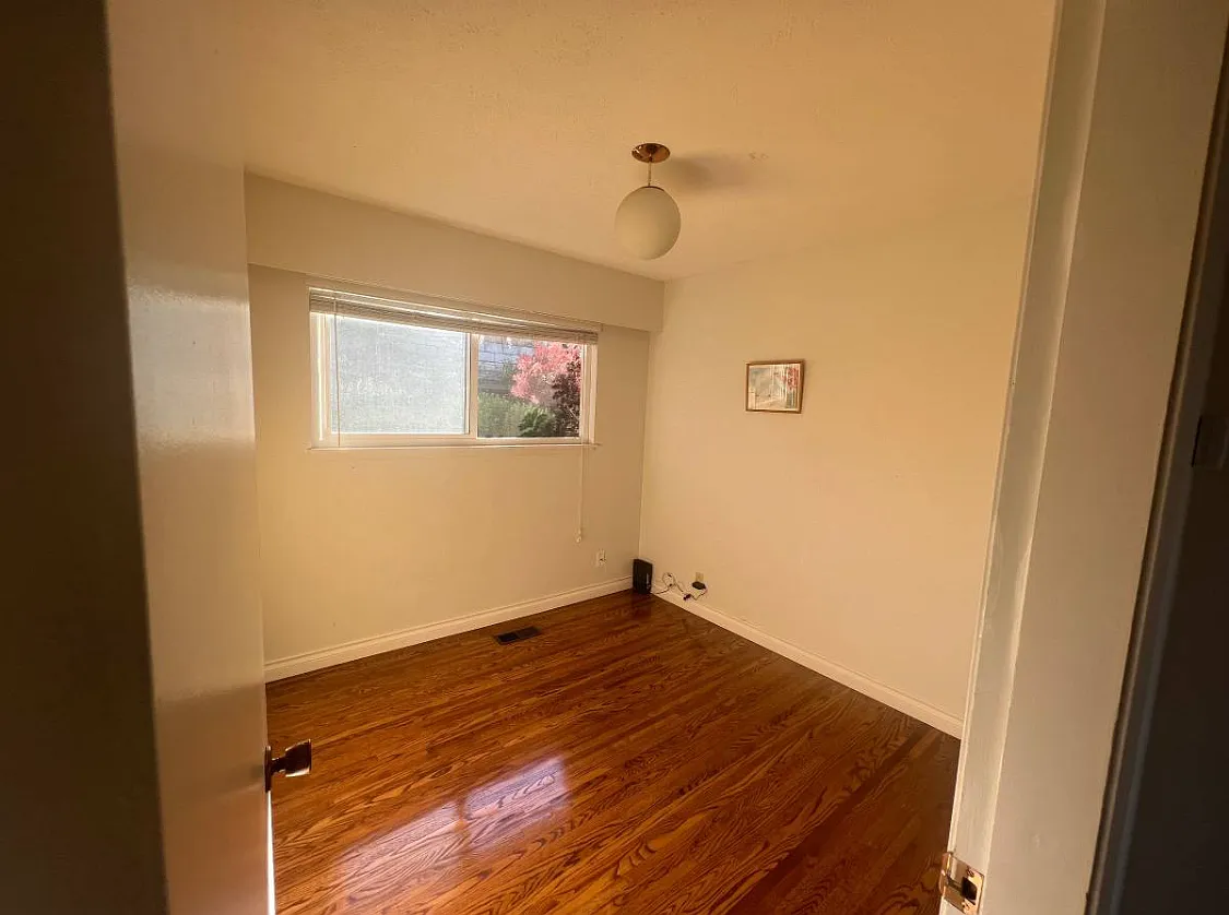 3 bed, 1.5 bath, 1600 sqft, $3,180 — Photo 2