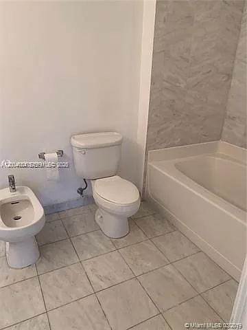 601 NE 36th St #708 — Photo 4