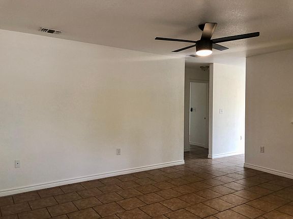 2nd image of 112 N Avenue O #A